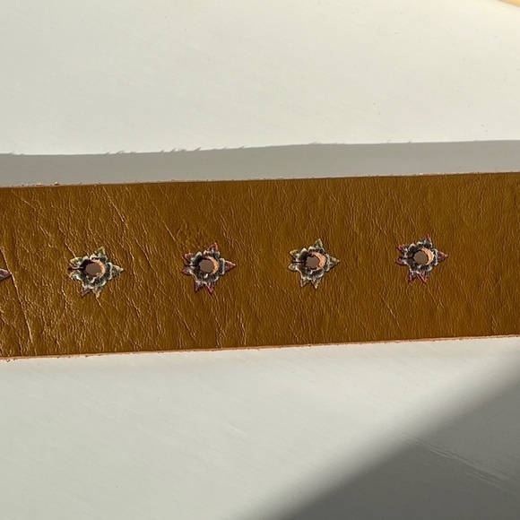 Ed Hardy Leather Belt Yellow Rose Tattoo Buckle Adjustable Size L Vintage Style main image 5